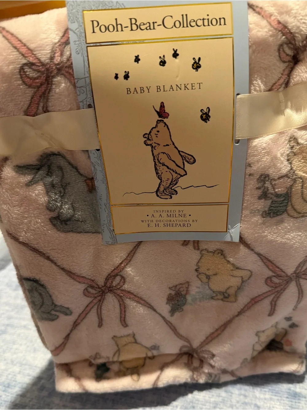 Disney Winnie the Pooh Pink Plush Baby Blanket with Ribbon Motif